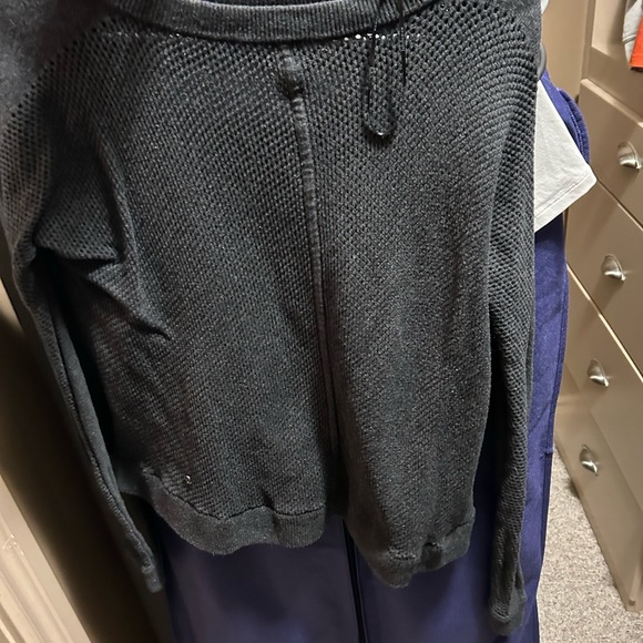 Lululemon crewneck - Picture 3 of 3